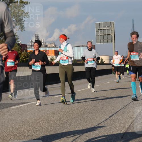 03.10.2025 - Köhlbrandbrückenlauf Luisa Fischer http://msf.ph/oto/9010600 03.10.2025 10:52:40 Position 3 1378, 3603, 1730, 1496 meine-sportfotos.de