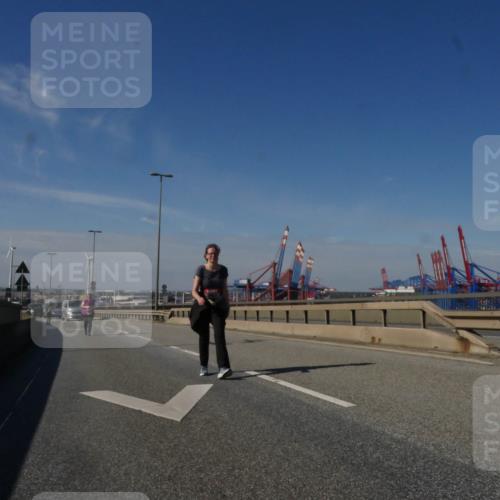 03.10.2025 - Köhlbrandbrückenlauf Matties Gatica Varas http://msf.ph/oto/9010603 03.10.2025 13:10:59 Position 2  meine-sportfotos.de