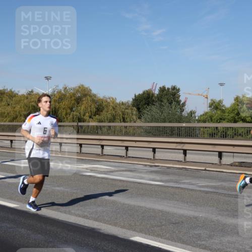03.10.2025 - Köhlbrandbrückenlauf Julia Fischer http://msf.ph/oto/9010606 03.10.2025 12:56:33 Position 3  meine-sportfotos.de