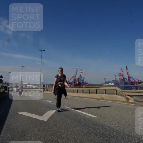 03.10.2025 - Köhlbrandbrückenlauf Matties Gatica Varas http://msf.ph/oto/9010608 03.10.2025 13:11:00 Position 2  meine-sportfotos.de
