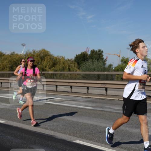 03.10.2025 - Köhlbrandbrückenlauf Julia Fischer http://msf.ph/oto/9010611 03.10.2025 12:56:34 Position 3 4580 meine-sportfotos.de