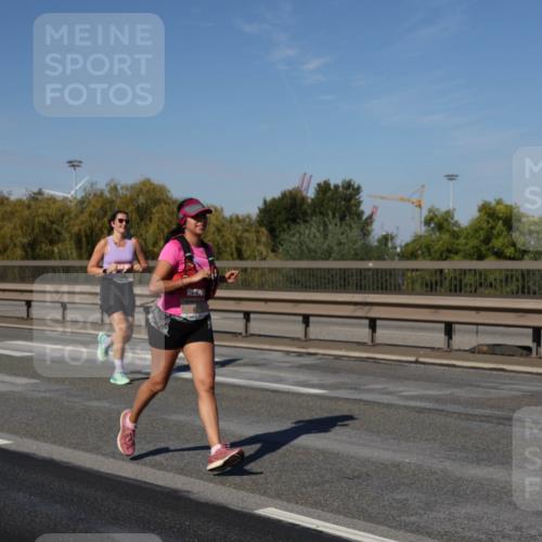 03.10.2025 - Köhlbrandbrückenlauf Julia Fischer http://msf.ph/oto/9010614 03.10.2025 12:56:34 Position 3  meine-sportfotos.de