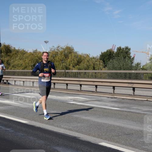 03.10.2025 - Köhlbrandbrückenlauf Julia Fischer http://msf.ph/oto/9010629 03.10.2025 12:56:39 Position 3  meine-sportfotos.de