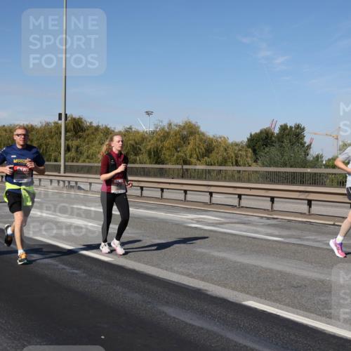 03.10.2025 - Köhlbrandbrückenlauf Julia Fischer http://msf.ph/oto/9010639 03.10.2025 12:56:42 Position 3  meine-sportfotos.de