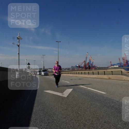 03.10.2025 - Köhlbrandbrückenlauf Matties Gatica Varas http://msf.ph/oto/9010641 03.10.2025 13:11:06 Position 2  meine-sportfotos.de