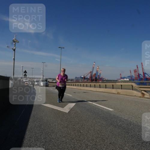 03.10.2025 - Köhlbrandbrückenlauf Matties Gatica Varas http://msf.ph/oto/9010650 03.10.2025 13:11:07 Position 2  meine-sportfotos.de