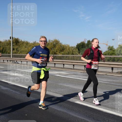 03.10.2025 - Köhlbrandbrückenlauf Julia Fischer http://msf.ph/oto/9010657 03.10.2025 12:56:43 Position 3 6685 meine-sportfotos.de