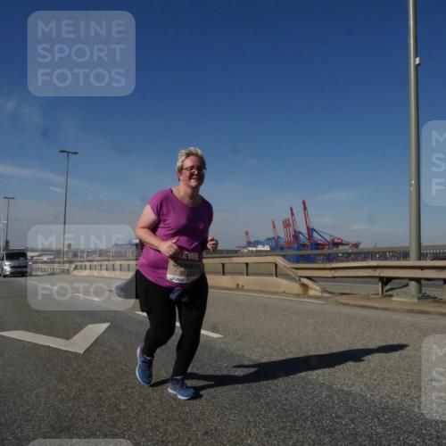 03.10.2025 - Köhlbrandbrückenlauf Matties Gatica Varas http://msf.ph/oto/9010673 03.10.2025 13:11:09 Position 2 6529 meine-sportfotos.de