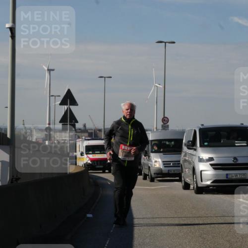 03.10.2025 - Köhlbrandbrückenlauf Matties Gatica Varas http://msf.ph/oto/9010684 03.10.2025 13:11:16 Position 2 500, 1249, 3195 meine-sportfotos.de