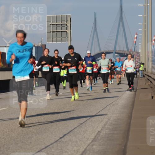 03.10.2025 - Köhlbrandbrückenlauf Luisa Fischer http://msf.ph/oto/9010699 03.10.2025 10:52:48 Position 3  meine-sportfotos.de