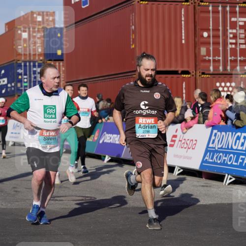 03.10.2025 - Köhlbrandbrückenlauf Michael Burmester http://msf.ph/oto/9010704 03.10.2025 10:11:39 Ziel 1108, 1206, 1233, 1350, 1418, 1435, 1522, 1675, 1768, 1921, 2061, 2387, 2786, 3208, 3406 meine-sportfotos.de