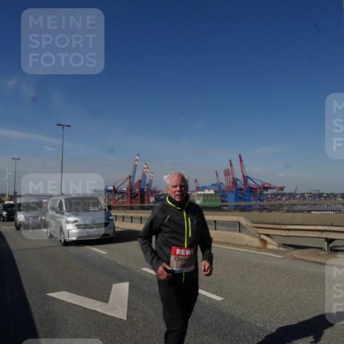 03.10.2025 - Köhlbrandbrückenlauf Matties Gatica Varas http://msf.ph/oto/9010706 03.10.2025 13:11:21 Position 2 7, 18 meine-sportfotos.de