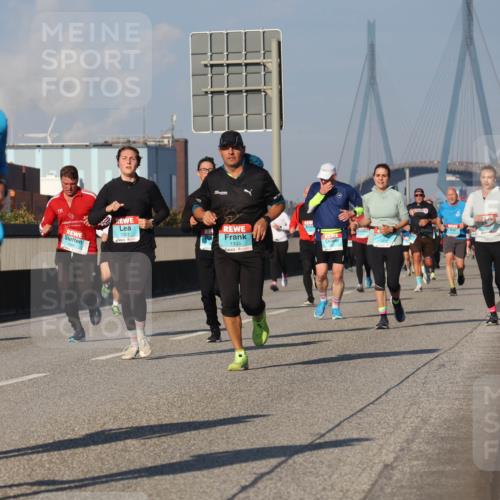 03.10.2025 - Köhlbrandbrückenlauf Luisa Fischer http://msf.ph/oto/9010712 03.10.2025 10:52:49 Position 3 1301, 1333 meine-sportfotos.de