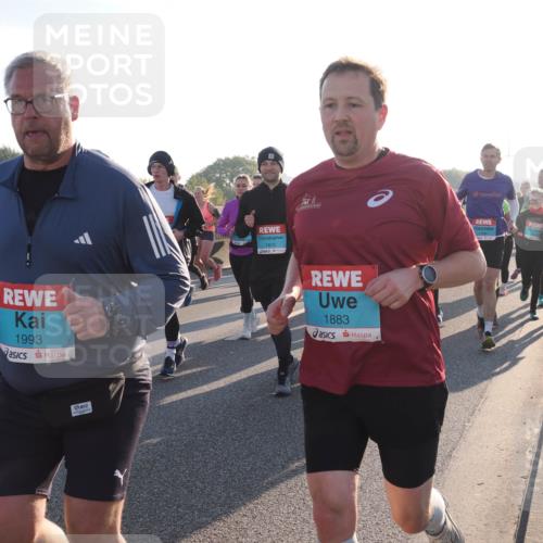 03.10.2025 - Köhlbrandbrückenlauf Fabian Wolf http://msf.ph/oto/9010719 03.10.2025 09:21:52 Position 3 2855, 1993, 1810, 1883 meine-sportfotos.de