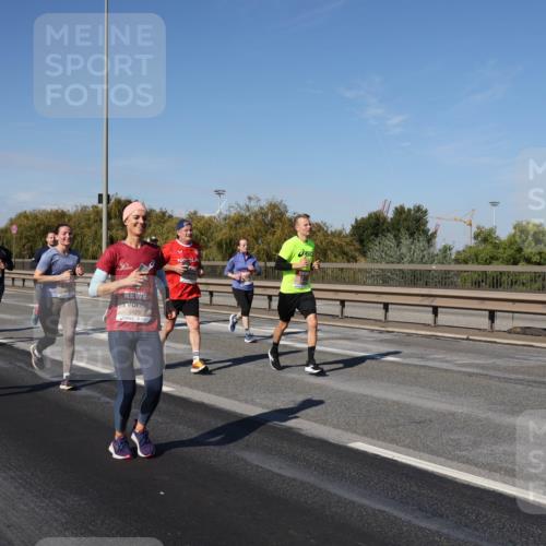 03.10.2025 - Köhlbrandbrückenlauf Julia Fischer http://msf.ph/oto/9010728 03.10.2025 12:56:55 Position 3 5029 meine-sportfotos.de
