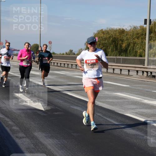 03.10.2025 - Köhlbrandbrückenlauf Julia Fischer http://msf.ph/oto/9010769 03.10.2025 12:57:02 Position 3 4609 meine-sportfotos.de