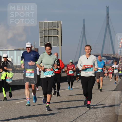 03.10.2025 - Köhlbrandbrückenlauf Luisa Fischer http://msf.ph/oto/9010770 03.10.2025 10:52:54 Position 3 3411, 3797, 1395 meine-sportfotos.de