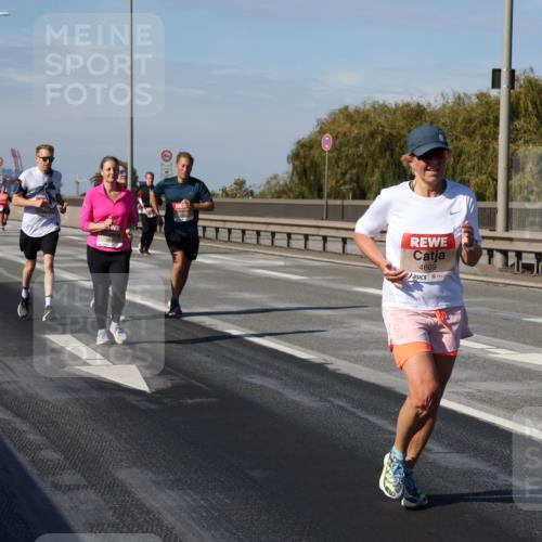 03.10.2025 - Köhlbrandbrückenlauf Julia Fischer http://msf.ph/oto/9010772 03.10.2025 12:57:03 Position 3 4609 meine-sportfotos.de