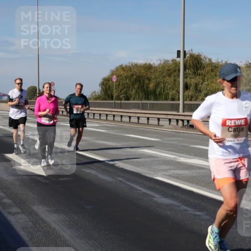 03.10.2025 - Köhlbrandbrückenlauf Julia Fischer http://msf.ph/oto/9010775 03.10.2025 12:57:03 Position 3 4609 meine-sportfotos.de