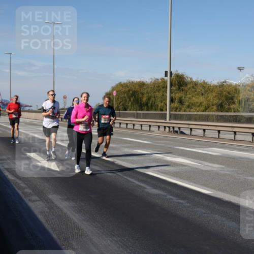 03.10.2025 - Köhlbrandbrückenlauf Julia Fischer http://msf.ph/oto/9010780 03.10.2025 12:57:04 Position 3  meine-sportfotos.de