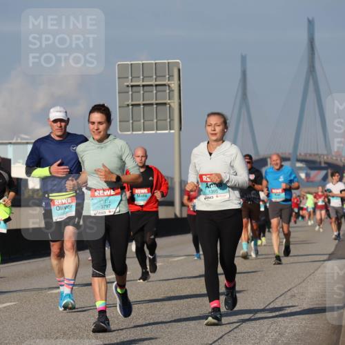 03.10.2025 - Köhlbrandbrückenlauf Luisa Fischer http://msf.ph/oto/9010781 03.10.2025 10:52:55 Position 3 1395, 3797, 3434, 3300 meine-sportfotos.de