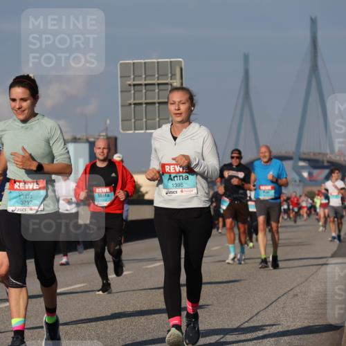 03.10.2025 - Köhlbrandbrückenlauf Luisa Fischer http://msf.ph/oto/9010797 03.10.2025 10:52:57 Position 3 3797, 3300, 1395 meine-sportfotos.de