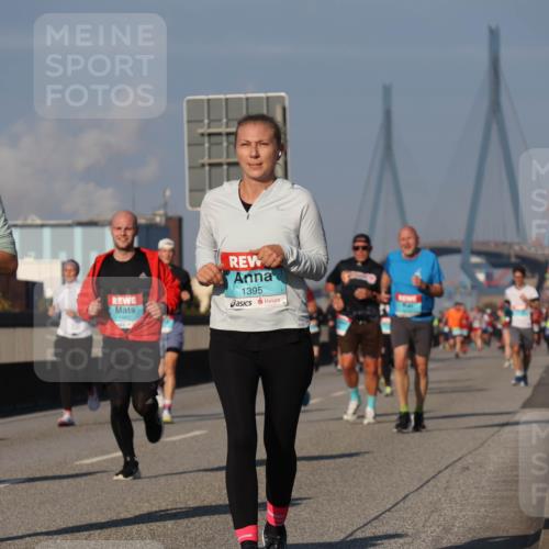 03.10.2025 - Köhlbrandbrückenlauf Luisa Fischer http://msf.ph/oto/9010805 03.10.2025 10:52:57 Position 3 3797, 1395, 1962 meine-sportfotos.de
