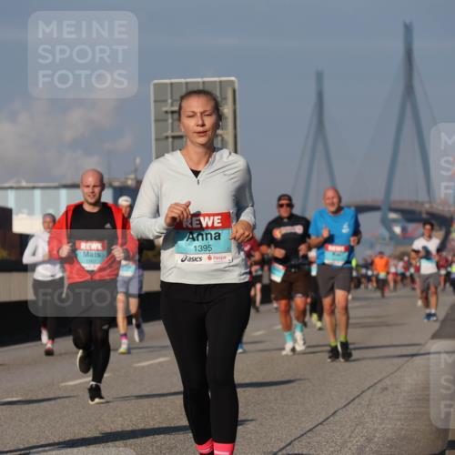 03.10.2025 - Köhlbrandbrückenlauf Luisa Fischer http://msf.ph/oto/9010808 03.10.2025 10:52:58 Position 3 3797, 4, 1962, 1395 meine-sportfotos.de