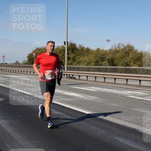 03.10.2025 - Köhlbrandbrückenlauf Julia Fischer http://msf.ph/oto/9010813 03.10.2025 12:57:09 Position 3  meine-sportfotos.de