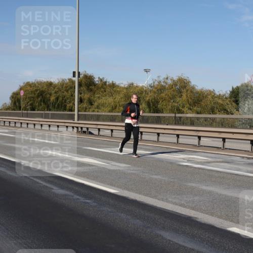 03.10.2025 - Köhlbrandbrückenlauf Julia Fischer http://msf.ph/oto/9010820 03.10.2025 12:57:11 Position 3  meine-sportfotos.de