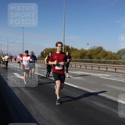 03.10.2025 - Köhlbrandbrückenlauf Julia Fischer http://msf.ph/oto/9010839 03.10.2025 12:57:17 Position 3  meine-sportfotos.de