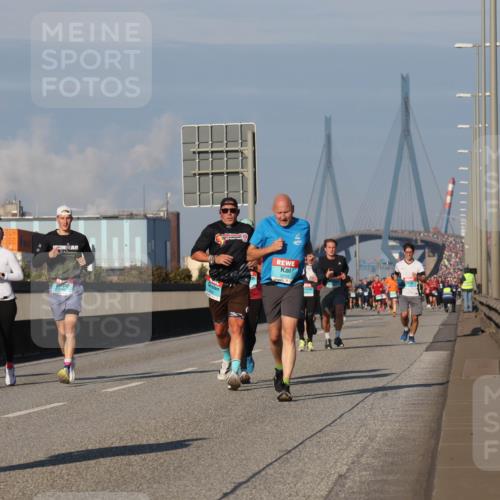 03.10.2025 - Köhlbrandbrückenlauf Luisa Fischer http://msf.ph/oto/9010840 03.10.2025 10:53:01 Position 3 3250 meine-sportfotos.de