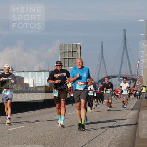 03.10.2025 - Köhlbrandbrückenlauf Luisa Fischer http://msf.ph/oto/9010855 03.10.2025 10:53:02 Position 3 70, 3, 3250 meine-sportfotos.de