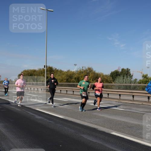03.10.2025 - Köhlbrandbrückenlauf Julia Fischer http://msf.ph/oto/9010857 03.10.2025 12:57:21 Position 3 450 meine-sportfotos.de