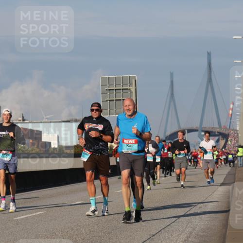 03.10.2025 - Köhlbrandbrückenlauf Luisa Fischer http://msf.ph/oto/9010859 03.10.2025 10:53:02 Position 3 10, 3, 3250 meine-sportfotos.de