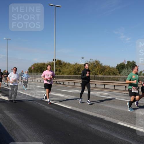 03.10.2025 - Köhlbrandbrückenlauf Julia Fischer http://msf.ph/oto/9010860 03.10.2025 12:57:22 Position 3  meine-sportfotos.de