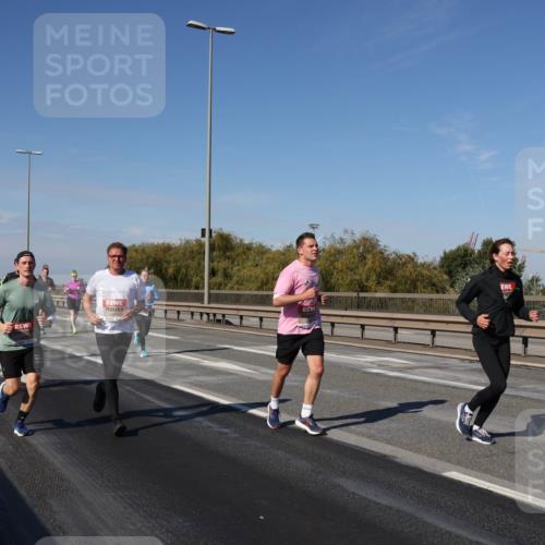 03.10.2025 - Köhlbrandbrückenlauf Julia Fischer http://msf.ph/oto/9010865 03.10.2025 12:57:23 Position 3  meine-sportfotos.de