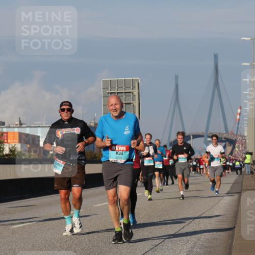 03.10.2025 - Köhlbrandbrückenlauf Luisa Fischer http://msf.ph/oto/9010871 03.10.2025 10:53:03 Position 3 10, 3, 1486, 3250 meine-sportfotos.de