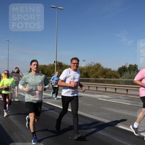 03.10.2025 - Köhlbrandbrückenlauf Julia Fischer http://msf.ph/oto/9010872 03.10.2025 12:57:24 Position 3 4305 meine-sportfotos.de