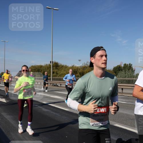 03.10.2025 - Köhlbrandbrückenlauf Julia Fischer http://msf.ph/oto/9010877 03.10.2025 12:57:25 Position 3 5927, 4305 meine-sportfotos.de