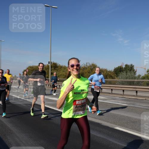 03.10.2025 - Köhlbrandbrückenlauf Julia Fischer http://msf.ph/oto/9010882 03.10.2025 12:57:25 Position 3 5927 meine-sportfotos.de