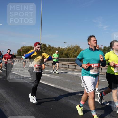 03.10.2025 - Köhlbrandbrückenlauf Julia Fischer http://msf.ph/oto/9010912 03.10.2025 12:57:33 Position 3 5396, 5902, 5908 meine-sportfotos.de