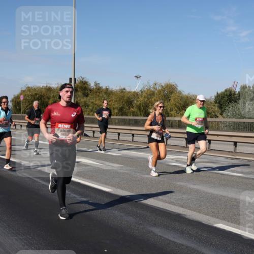 03.10.2025 - Köhlbrandbrückenlauf Julia Fischer http://msf.ph/oto/9010921 03.10.2025 12:57:34 Position 3 5805 meine-sportfotos.de