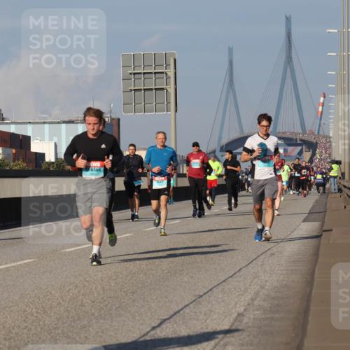 03.10.2025 - Köhlbrandbrückenlauf Luisa Fischer http://msf.ph/oto/9010924 03.10.2025 10:53:08 Position 3  meine-sportfotos.de