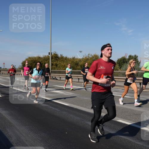 03.10.2025 - Köhlbrandbrückenlauf Julia Fischer http://msf.ph/oto/9010926 03.10.2025 12:57:35 Position 3  meine-sportfotos.de