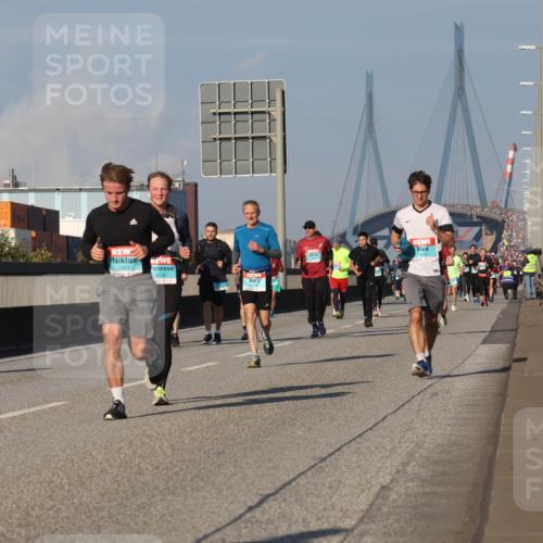 03.10.2025 - Köhlbrandbrückenlauf Luisa Fischer http://msf.ph/oto/9010928 03.10.2025 10:53:08 Position 3  meine-sportfotos.de
