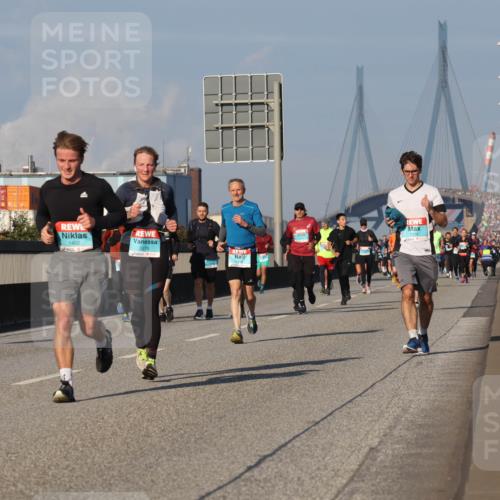 03.10.2025 - Köhlbrandbrückenlauf Luisa Fischer http://msf.ph/oto/9010934 03.10.2025 10:53:09 Position 3 1402, 3278, 1516 meine-sportfotos.de