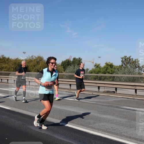 03.10.2025 - Köhlbrandbrückenlauf Julia Fischer http://msf.ph/oto/9010935 03.10.2025 12:57:37 Position 3 4748 meine-sportfotos.de