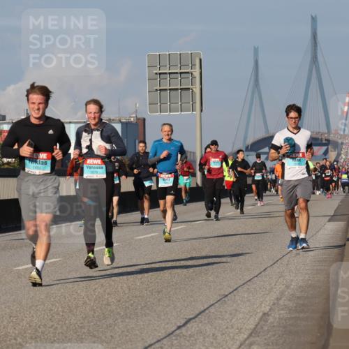03.10.2025 - Köhlbrandbrückenlauf Luisa Fischer http://msf.ph/oto/9010938 03.10.2025 10:53:09 Position 3 1402, 3278, 1516 meine-sportfotos.de