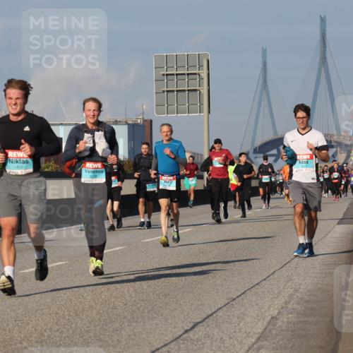 03.10.2025 - Köhlbrandbrückenlauf Luisa Fischer http://msf.ph/oto/9010942 03.10.2025 10:53:10 Position 3 1402, 3278, 1516 meine-sportfotos.de